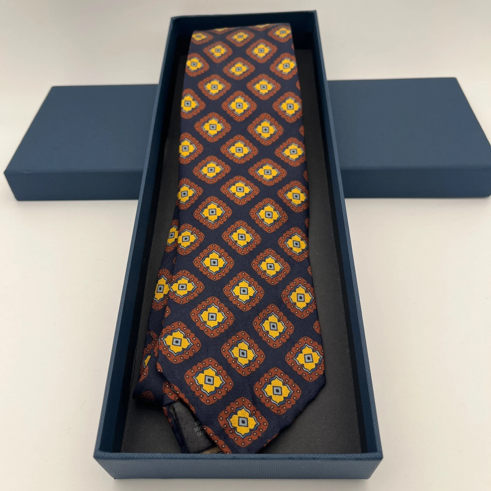 Vintage Berg & Berg Silk tie - Berg & Berg Handmade Silk Tie – 7 cm  Un-tipped & Hand-Rolled image 1