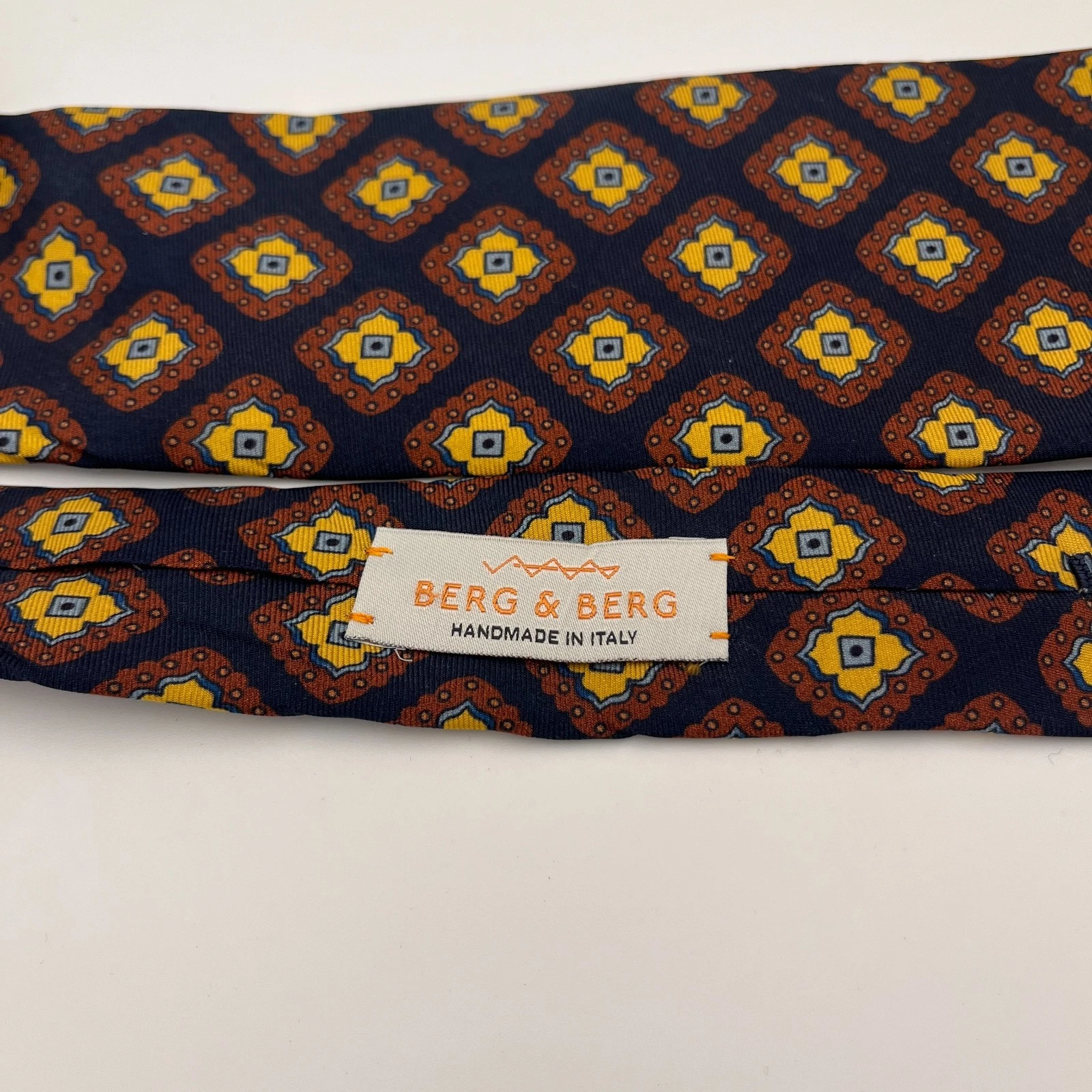 Vintage Berg & Berg Silk tie - Berg & Berg Handmade Silk Tie – 7 cm  Un-tipped & Hand-Rolled image 2
