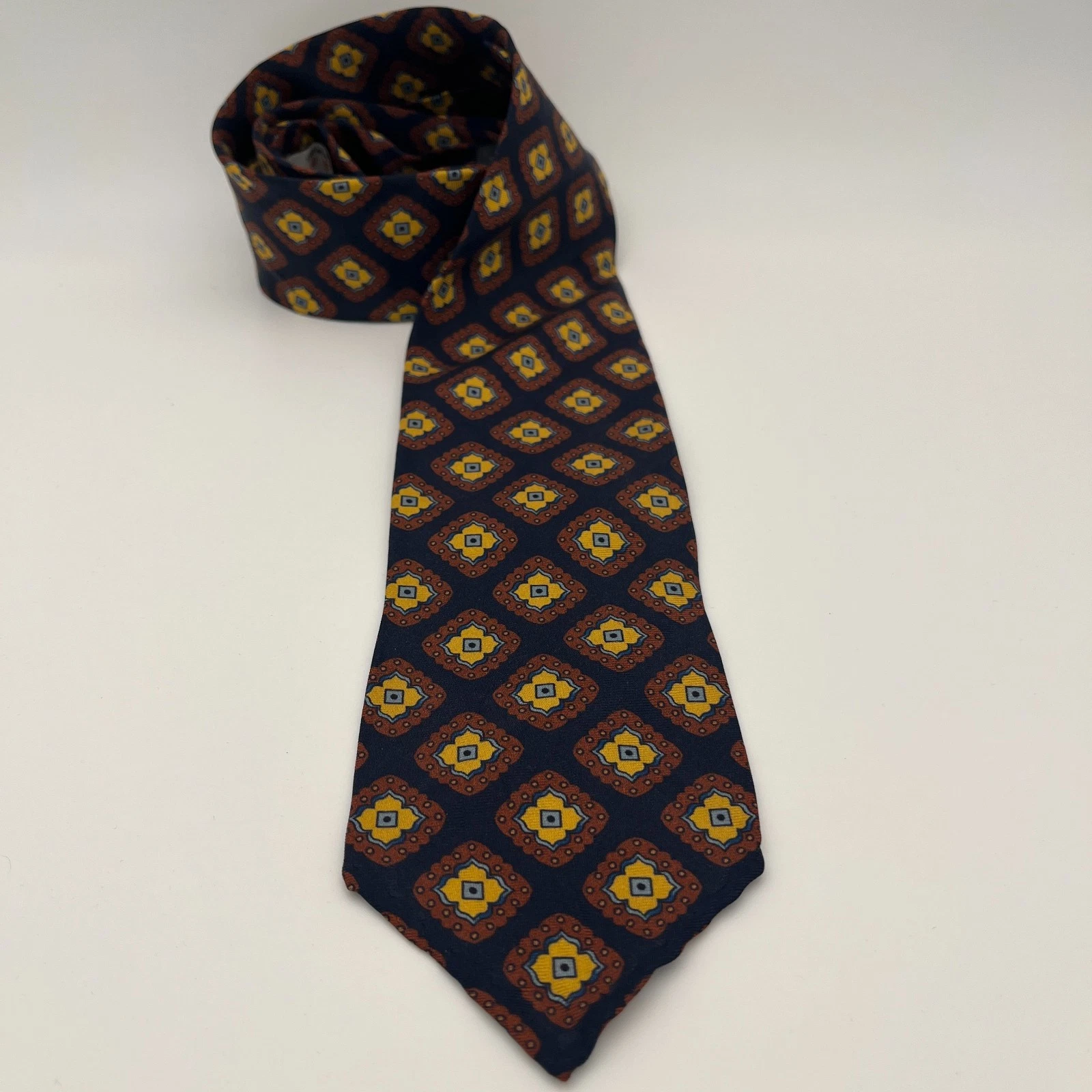 Vintage Berg & Berg Silk tie - Berg & Berg Handmade Silk Tie – 7 cm  Un-tipped & Hand-Rolled image 4