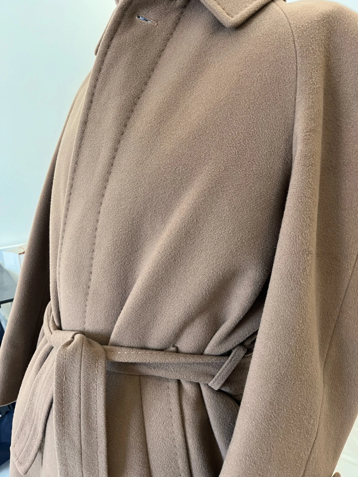 Vintage Fild Classic - Made in Italy Cashmere/Mohair jacket - Mohair Cashmere Raglan Belted Overcoat Beige Camel Overcoat image 3