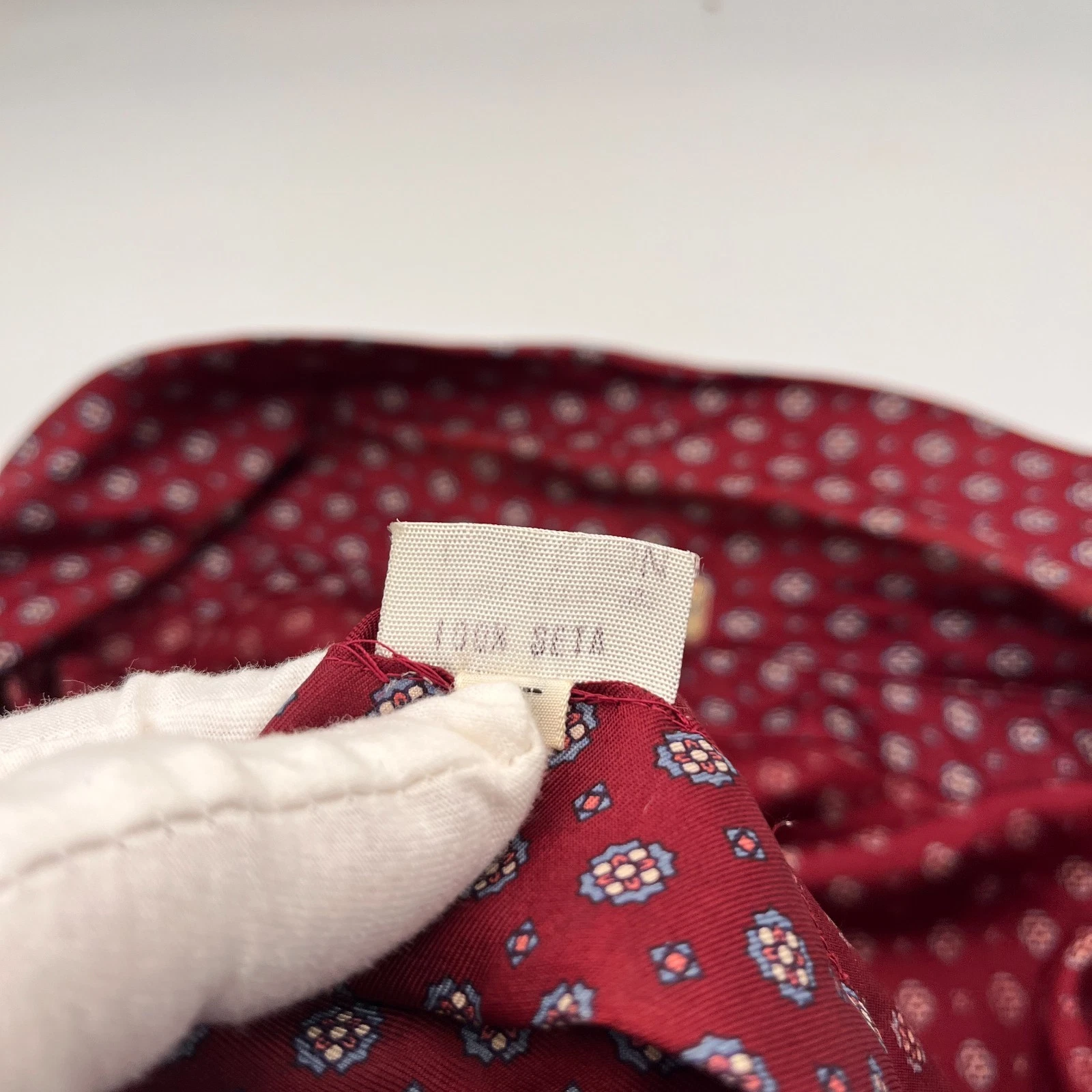 Vintage Old England Brescia Silk menswear - Vintage Men's Silk Robe Old England Brescia - Burgundy with Medallion Pattern - Size 52 image 4