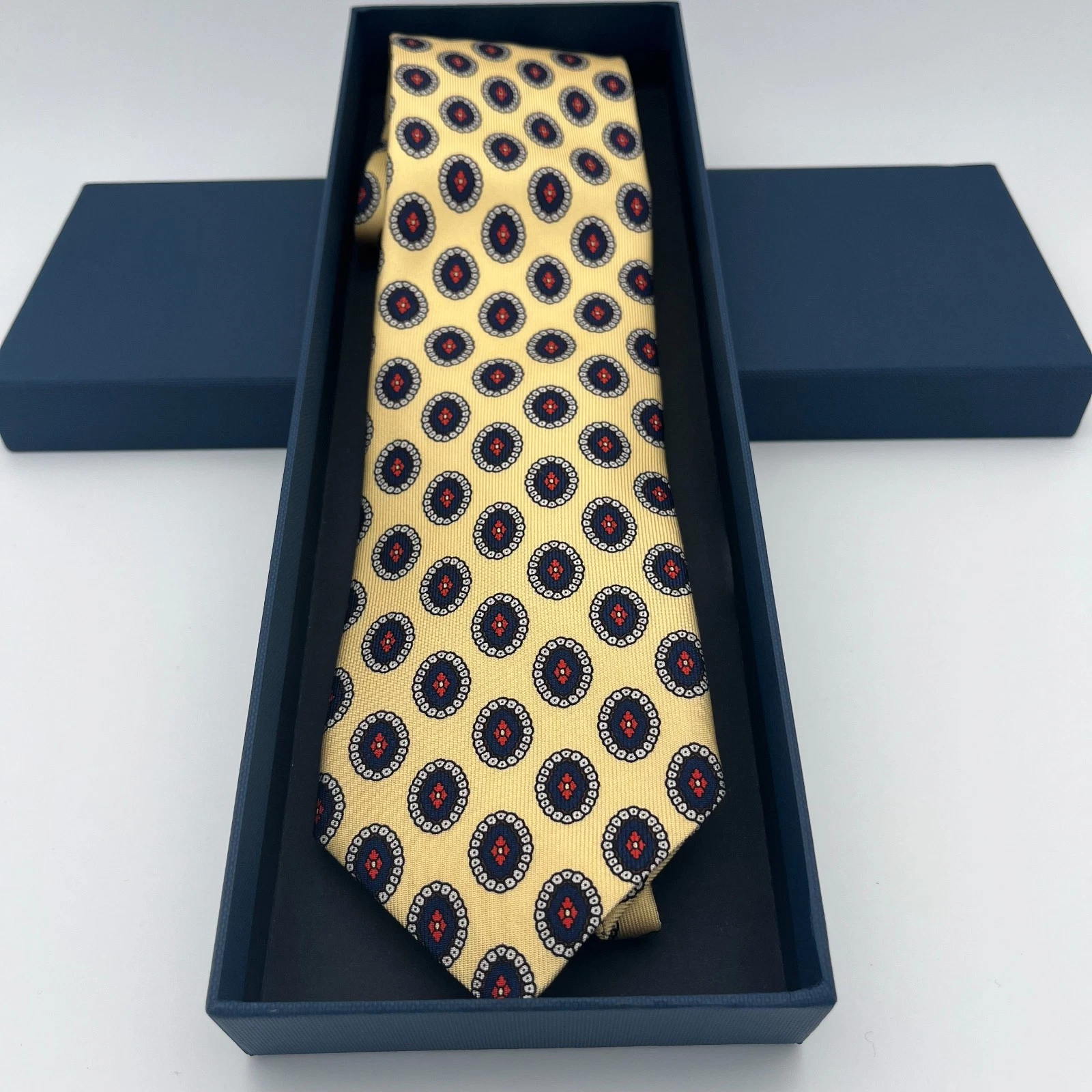 Vintage Viola Milano Silk tie - Viola Milano Handprinted Yellow Silk Sartorial Tie –Medallion Print image 2